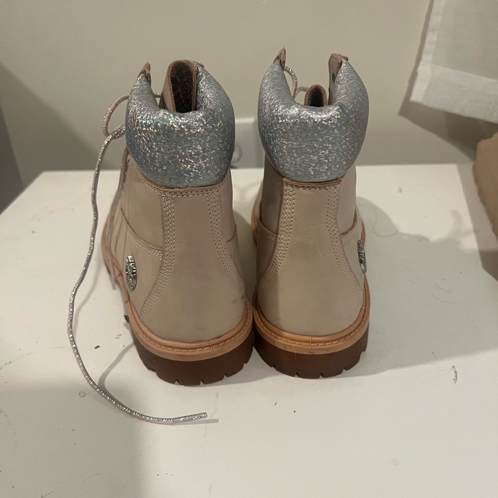 Baby Pink and Silver Timberland Boots - Picture 5 of 5